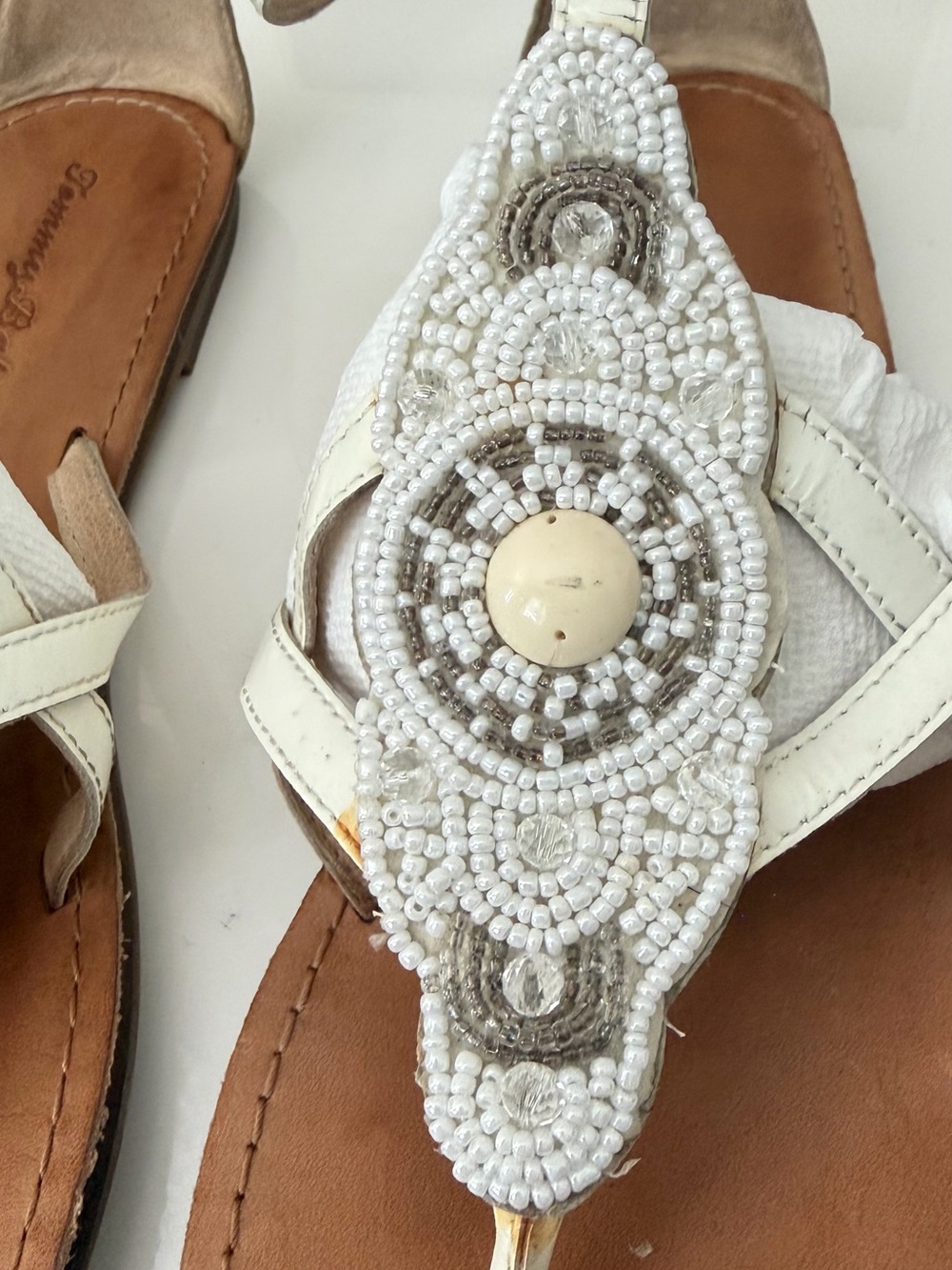 Tommy Bahama T Strap Gladiator Silver White Leather  Beaded Sandal Flat Size 9